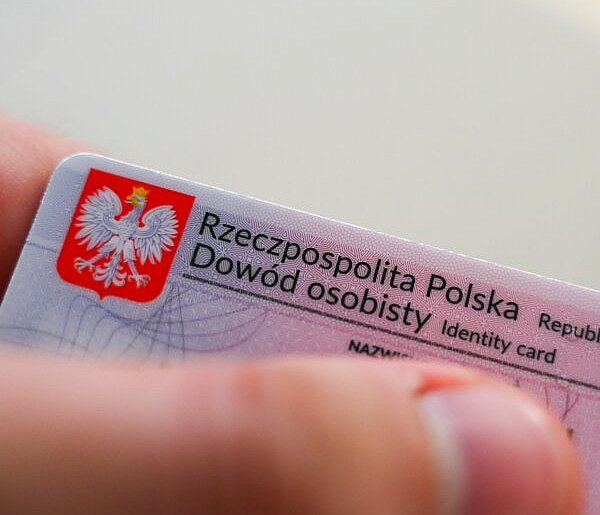 Zmiany dla milionów seniorów. Chodzi o dowody osobiste