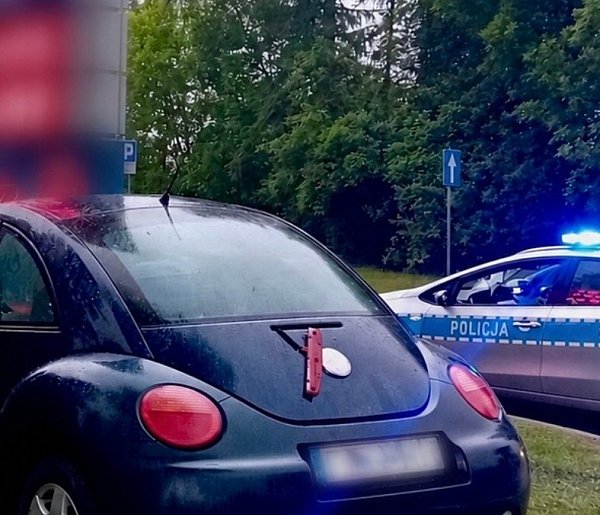 Pijana jak świnia 36-latka wjechała w pylon stacji benzynowej w Radomsku