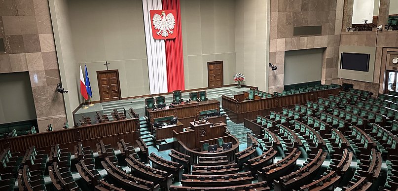 CBOS: KO - 29,6 proc., PiS – 18,3 proc., Konfederacja 13,4 proc., KPP – 9,9 proc.