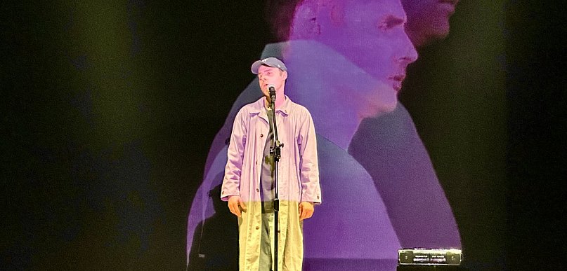 Marcin Januszkiewicz wystąpił w Radomsku z widowiskiem Pokolenie Y