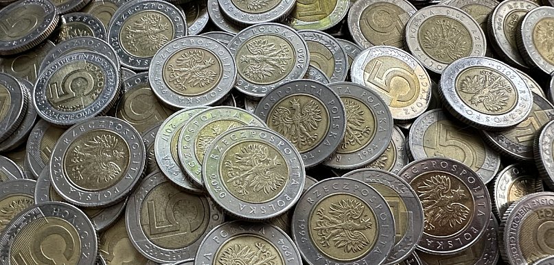 Państwo dopłaca 240 zł. Pieniądze właśnie trafiają na konta Polaków