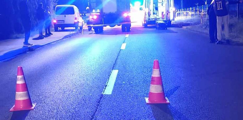 Tragedia na drodze pod Radomskiem: dwa konie wbiegły na jezdnię, 75-letni kierowca - 24850