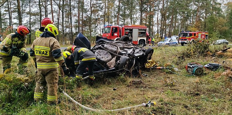 Dwóch pijanych mężczyzn trafiło do szpitala po wypadku pod Radomskiem na DK91 - 25062