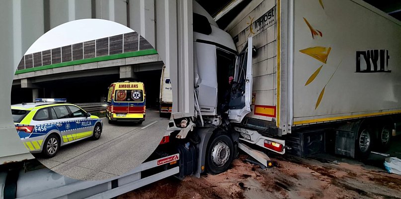 Wypadek na A1 pod Radomskiem. Zderzenie ciężarówek i zablokowane 3 pasy autostrady