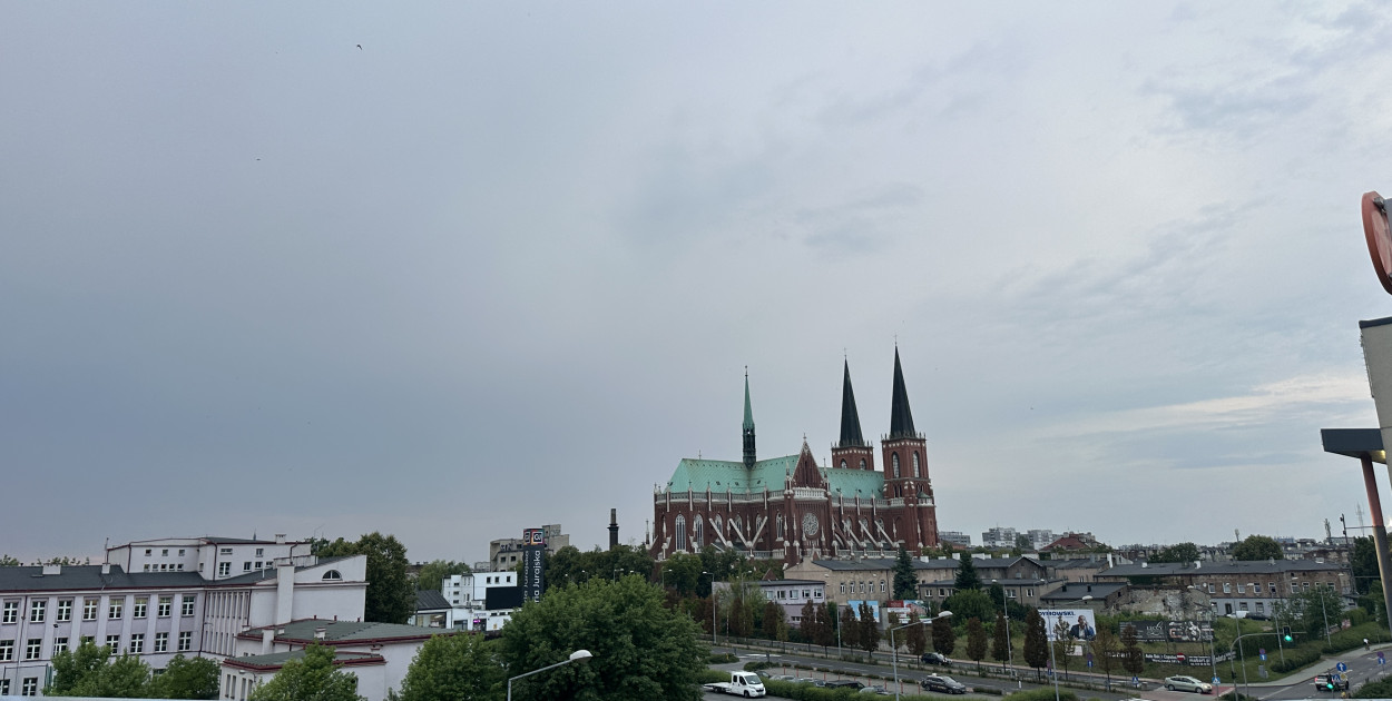 Częstochowa, zdjęcie z parkingu Galerii Jurajskiej 
