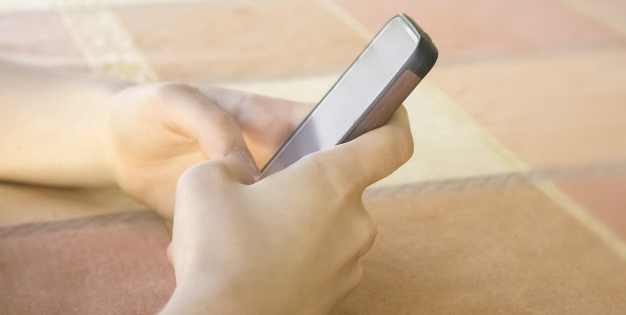 Dzień Bezpiecznego Internetu: w kolejnych państwach pomysły ograniczenia mediów sp