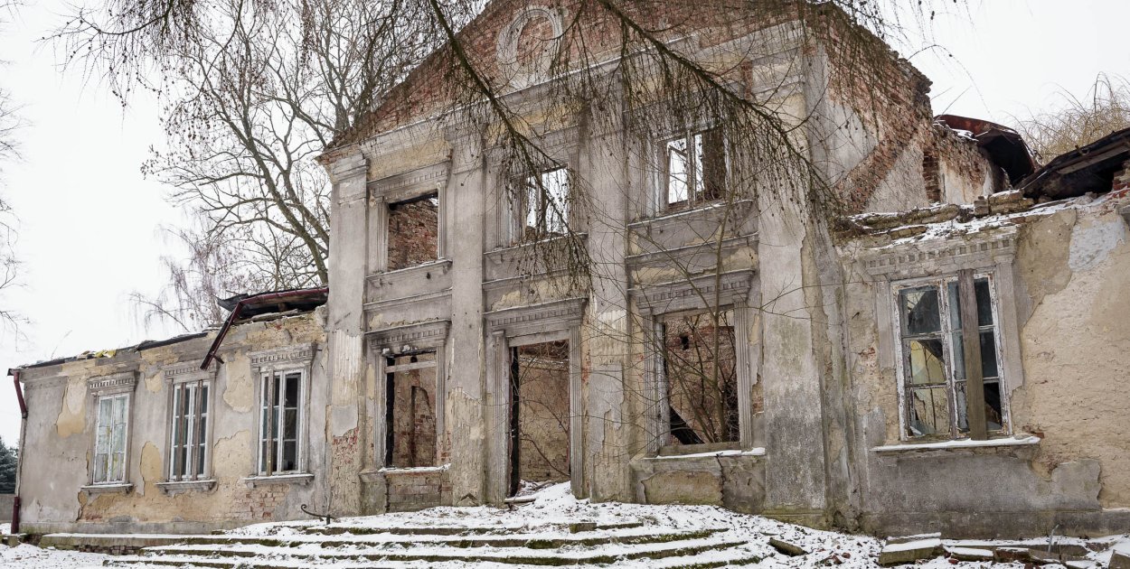 Łódzkie zachwyca. Dwór w Kobielach Wielkich – zabytek, który zyska nowe życie