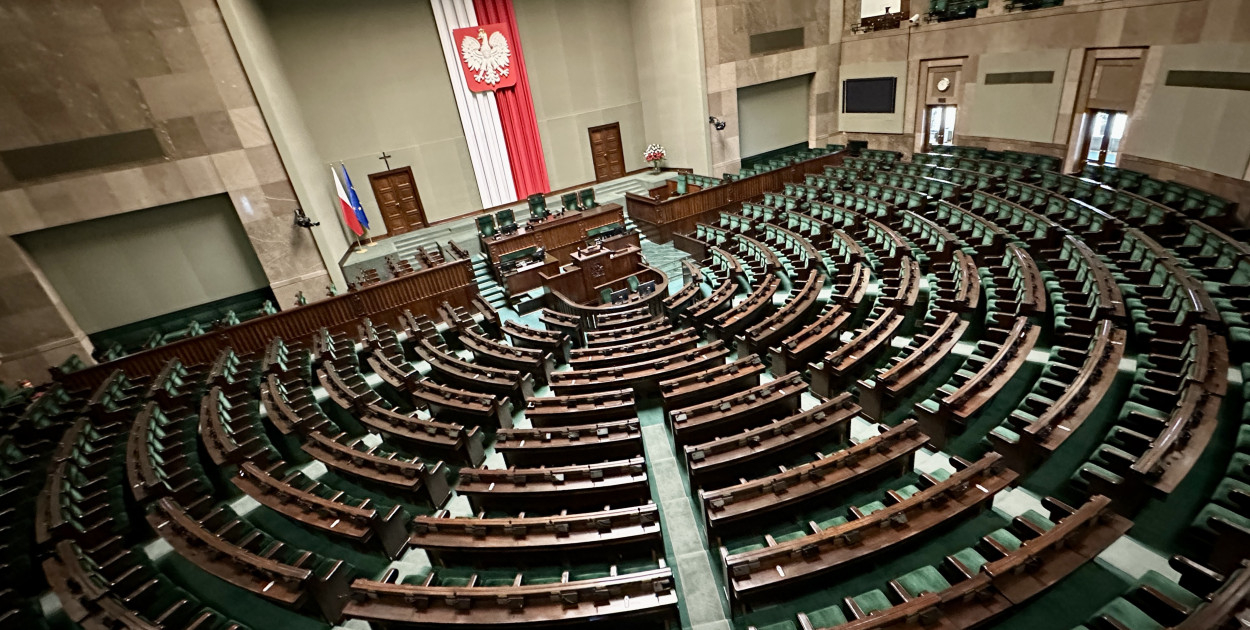 Sondaż WP: KO - 30,6 proc., PiS - 23,5 proc., Konfederacja - 12,2 proc.