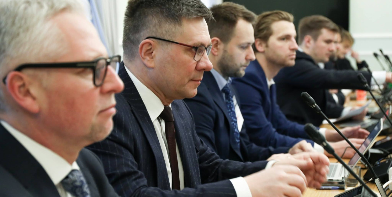 Bochenek: kierownictwo PiS zawiesiło senatora Włosowicza; wszczęto procedurę usuni