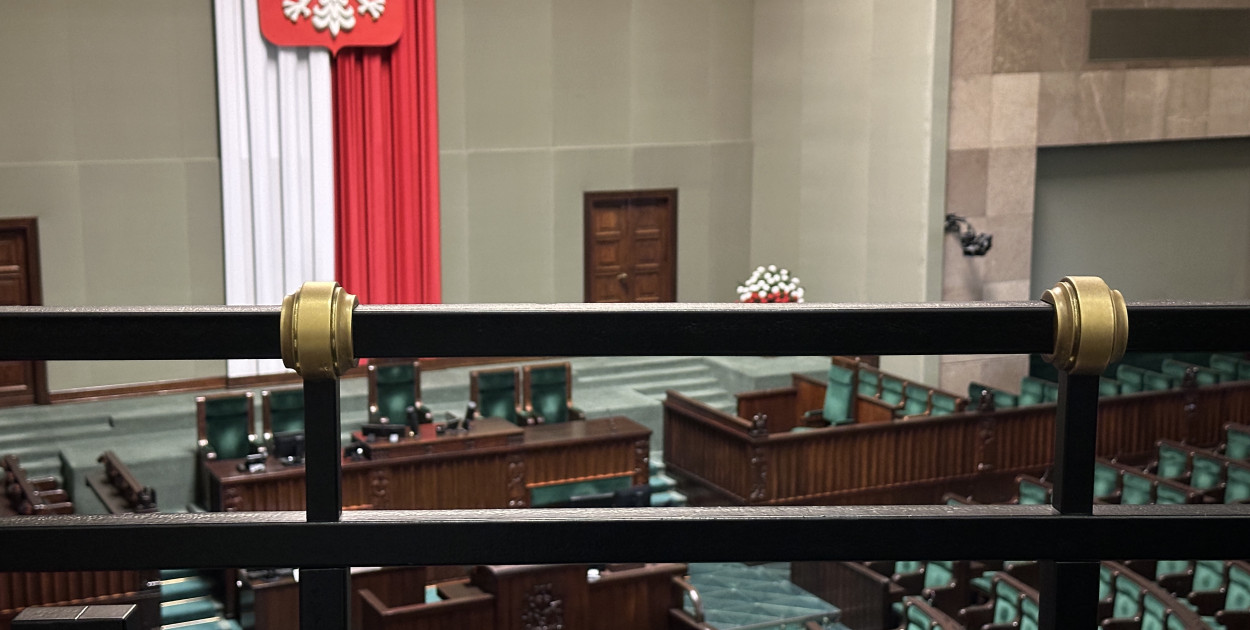 Sondaż: KO – 30,6 proc.; PiS - 26,4 proc.; Konfederacja – 10,5 proc.