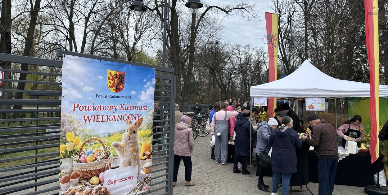 Kiermasz wielkanocny w Radomsku przyciągnął mieszkańców do Parku Świętojańskiego