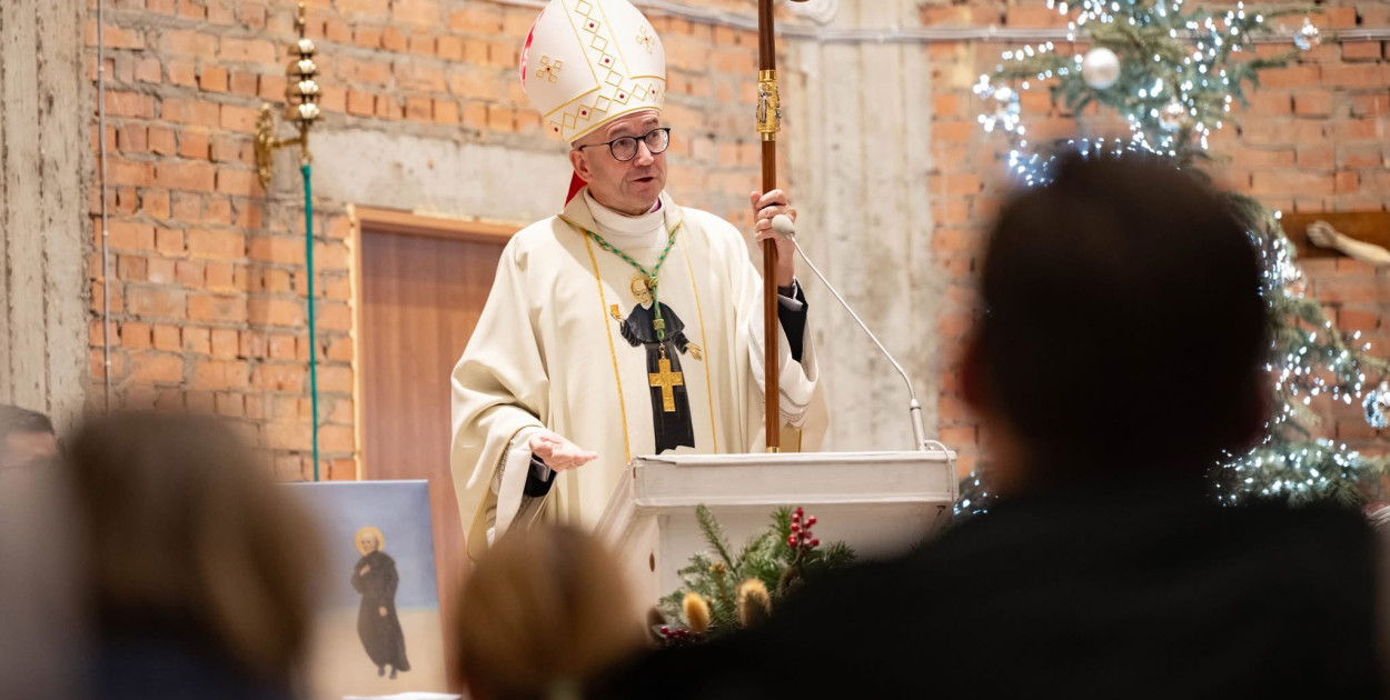 Abp Galbas w Wielki Piątek: świat jest w ręku Boga, a nie przypadku