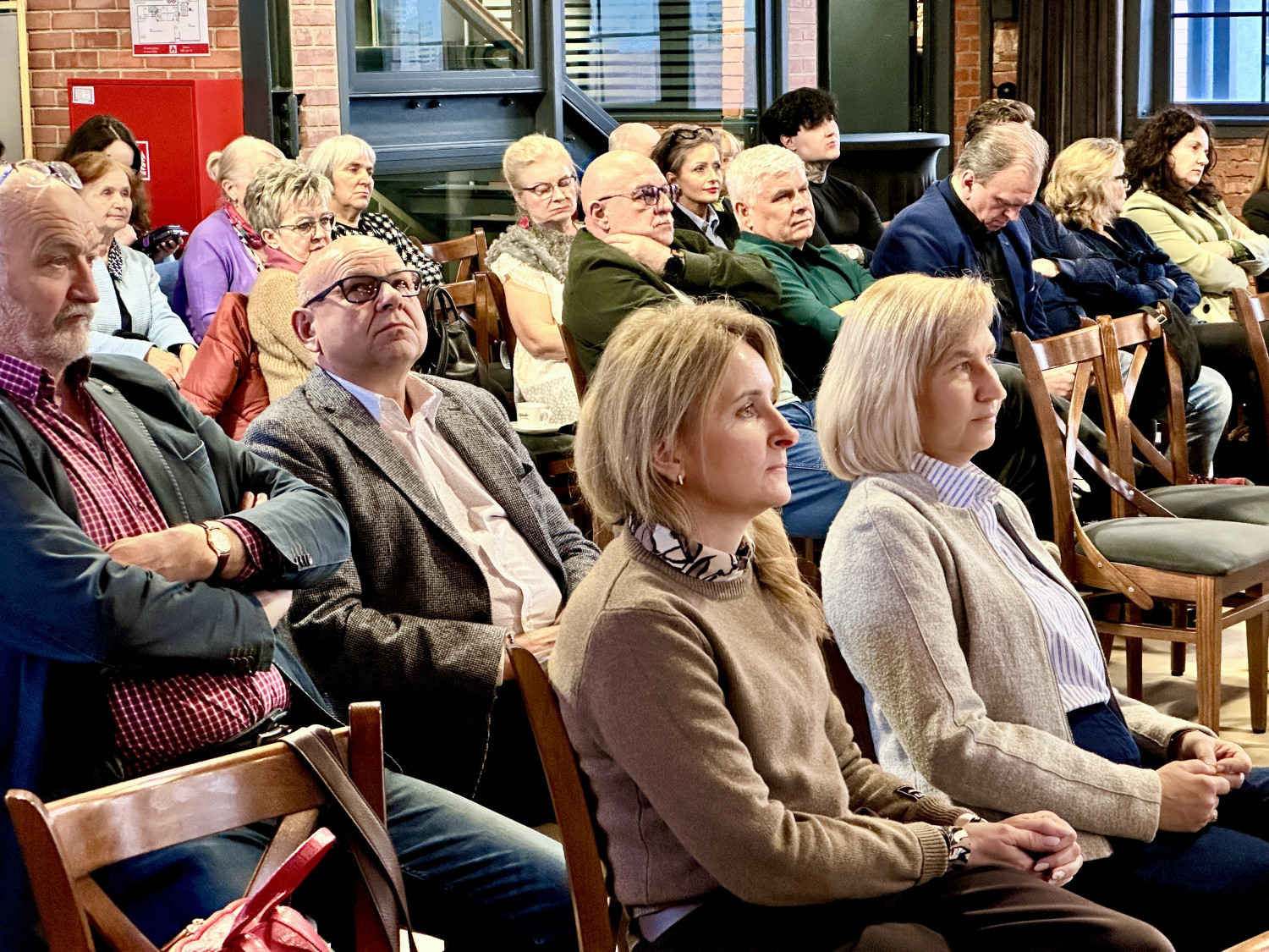 Uczestnicy spotkania w ramach cyklu 25-lecie RIPH z Witoldem Juraszem