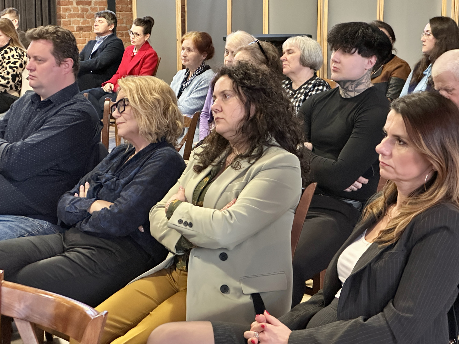 Uczestnicy spotkania w ramach cyklu 25-lecie RIPH z Witoldem Juraszem