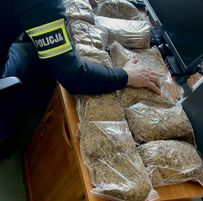 Policja zatrzymała kobietę z papierosami