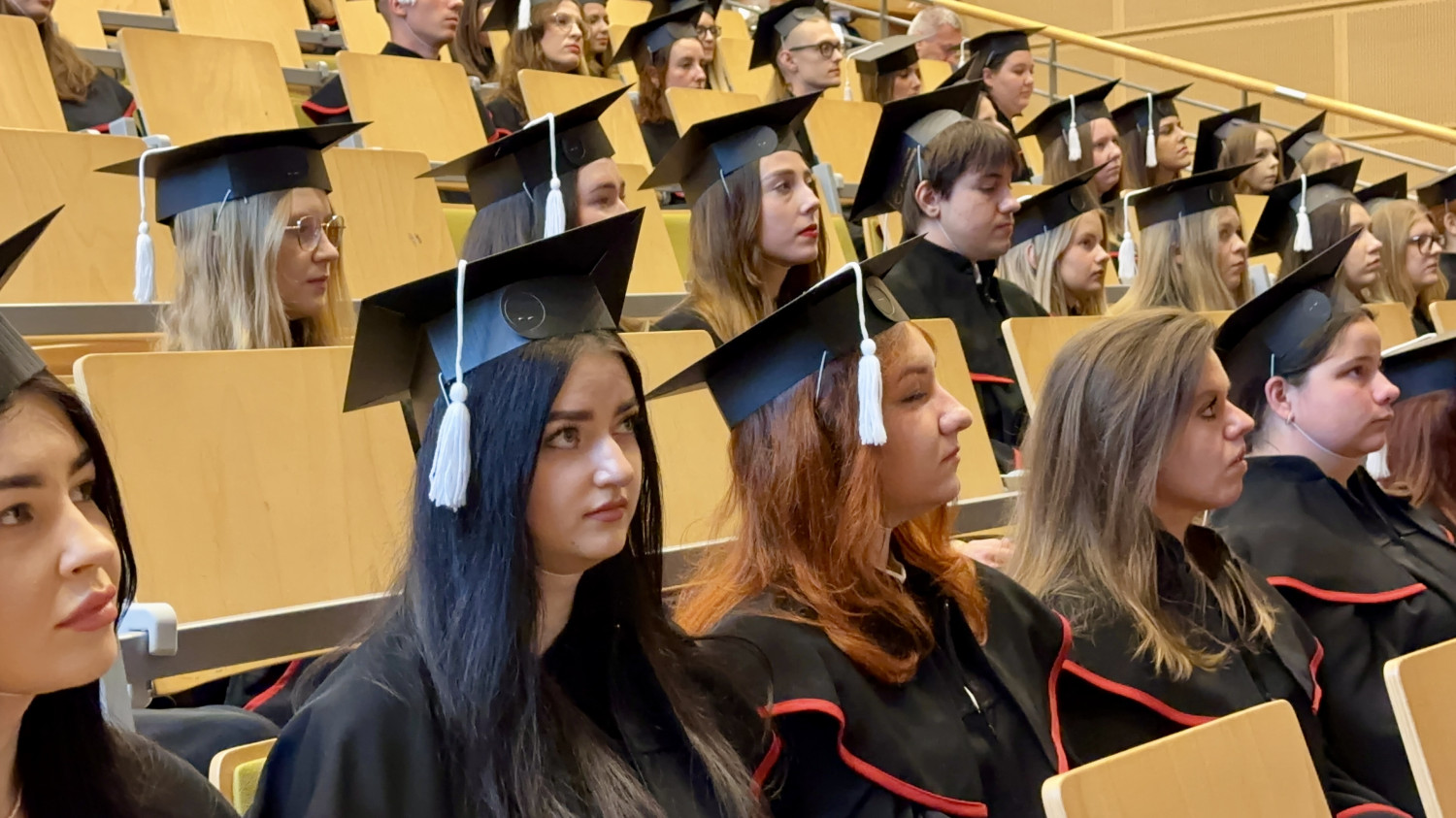 Absolwenci studiów UJD 