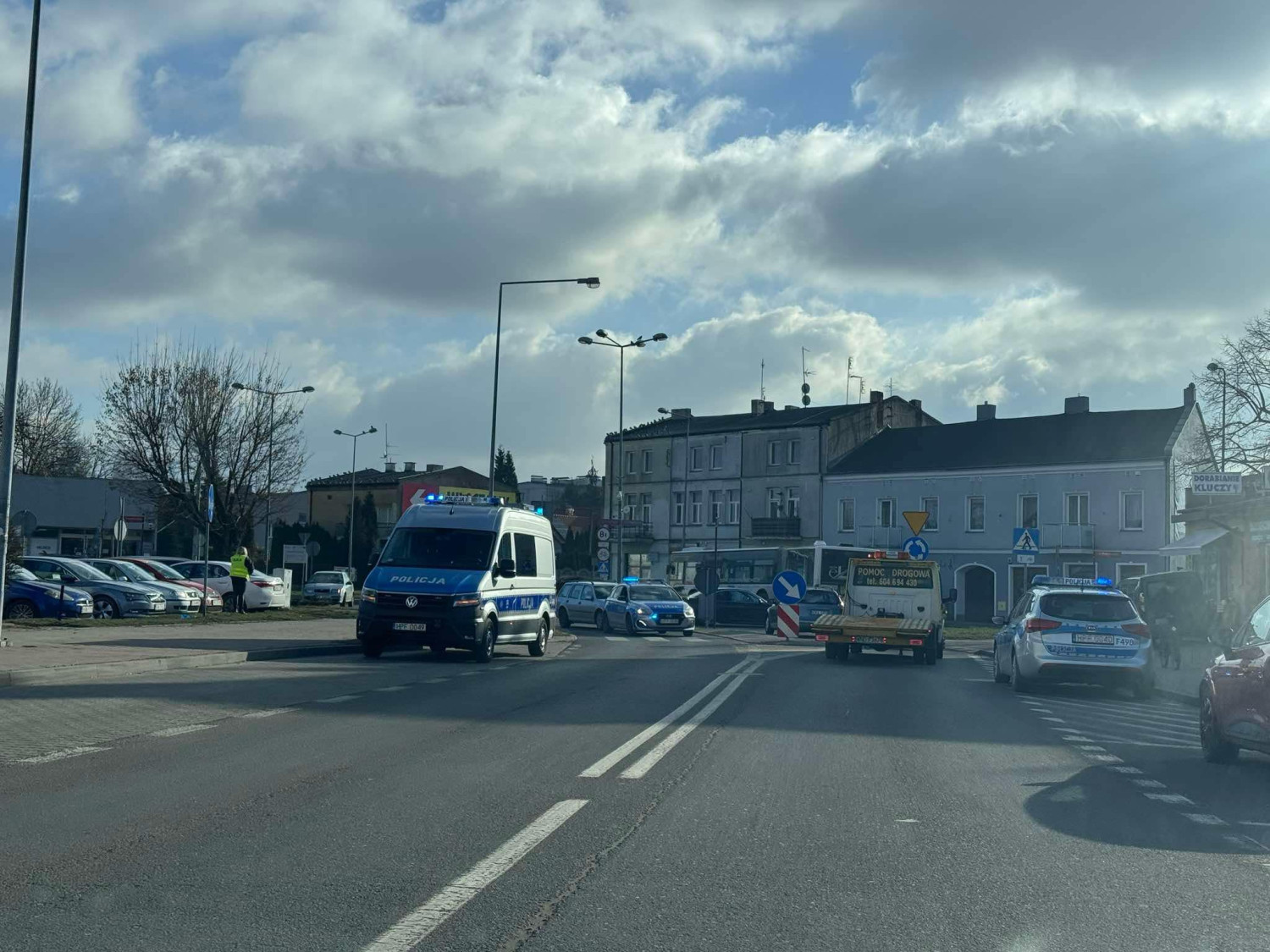 fot: nietypowe zdarzenie drogowe przy ulicy Bugaj / Przedborska | zdjęcia nadesłane na Spotted Radomsko