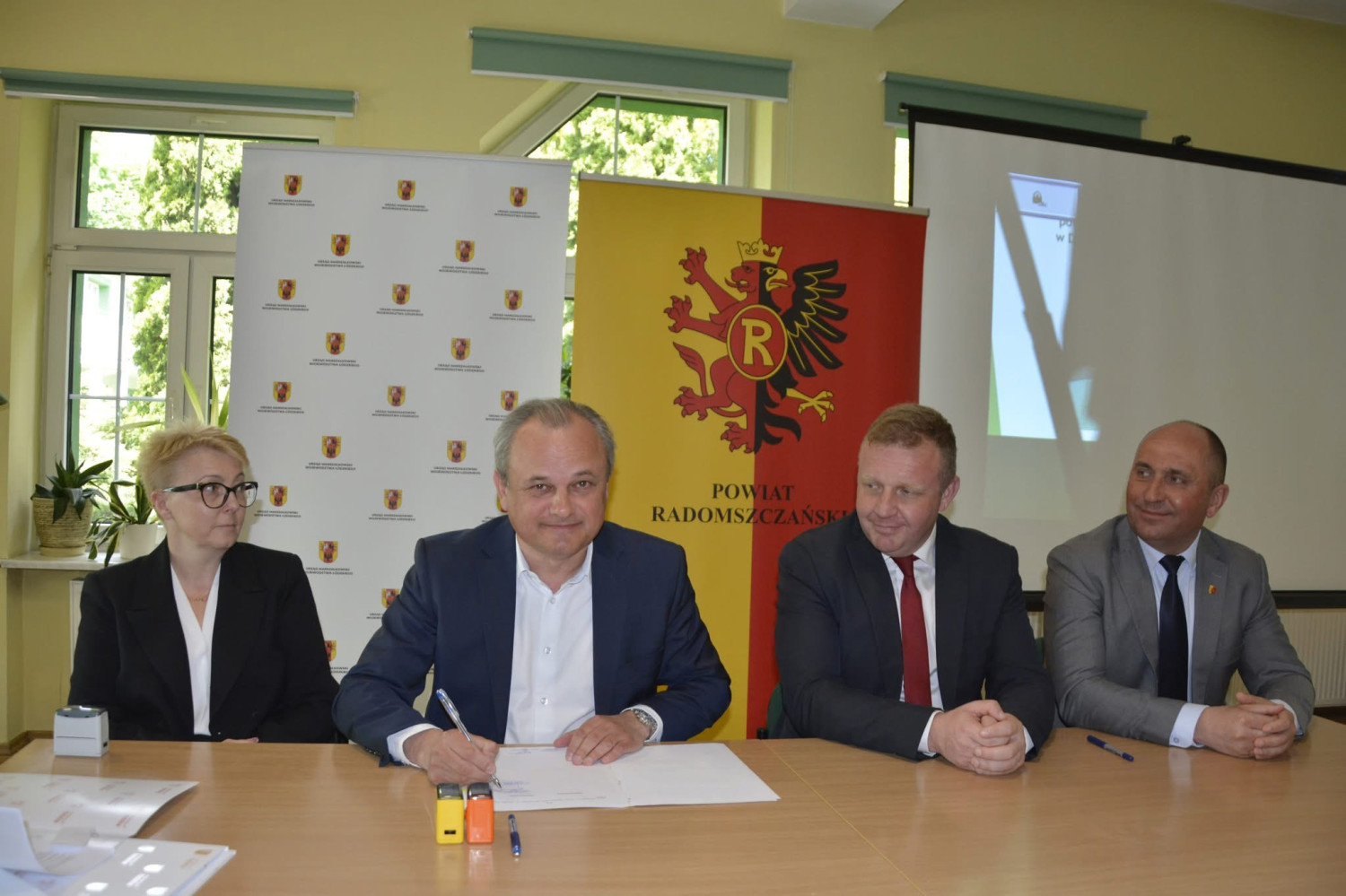 Podpisanie umowy w DPS w Radomsku