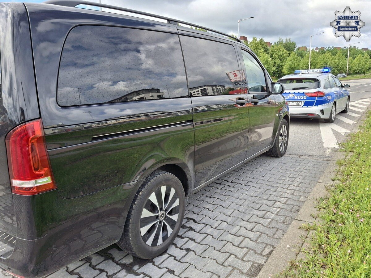 Pijany prowadził samochód z trumną